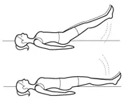 Luce abdominales de modelo con 6 ejercicios para el six-pack 8 Elevaciones de piernas
