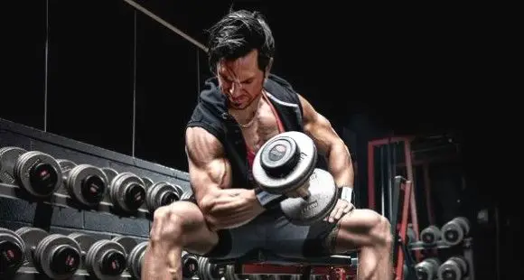 Curl de biceps concentrado 5 curl-concentrado