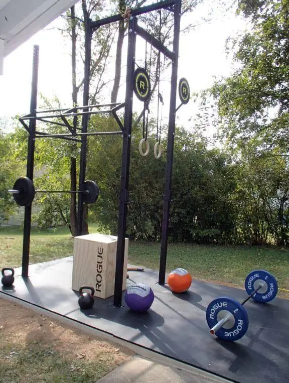 Como Montar tu propio Gimnasio de Crossfit en casa 5 Power-Rack-crossfit-de-exterior