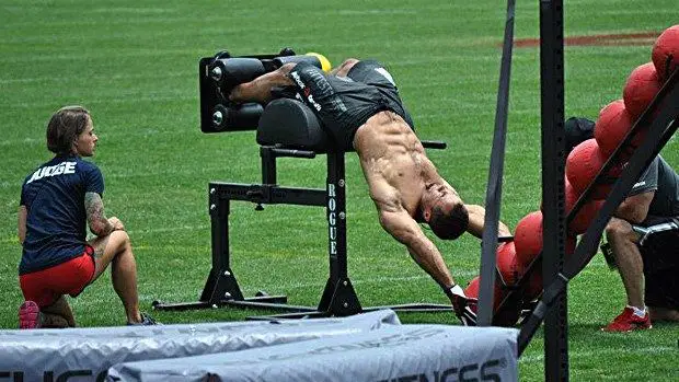Como Montar tu propio Gimnasio de Crossfit en casa 9 ghd-ball-toss