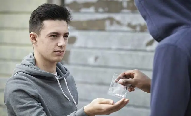 Actividad física para evitar abuso de sustancias en adolescentes 4 Drogas en Adolescentes