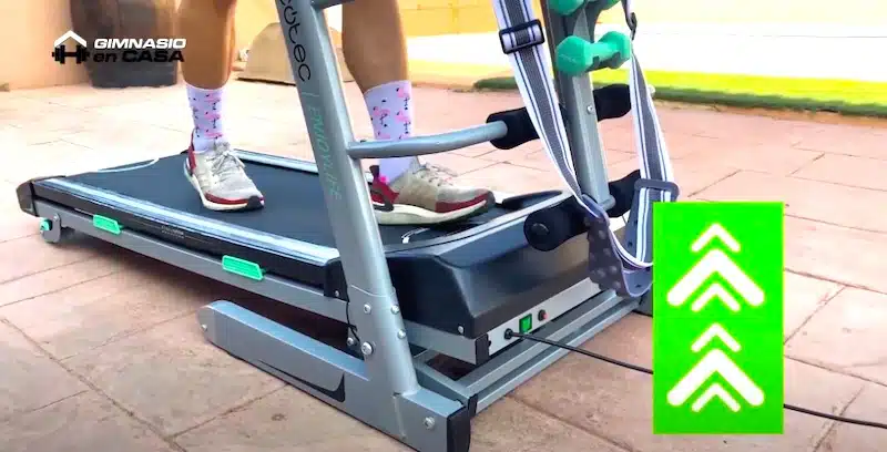 Cómo elegir tu cinta de correr: 10 consejos prácticos para no equivocarte 17 Cecotec Extreme rack pendiente
